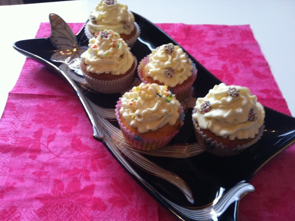 Briose cu crema mascarpone