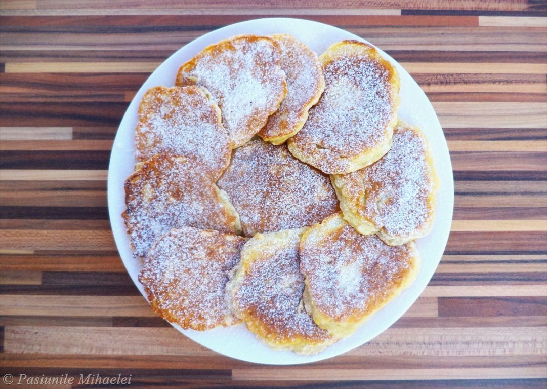 Pancakes cu mere