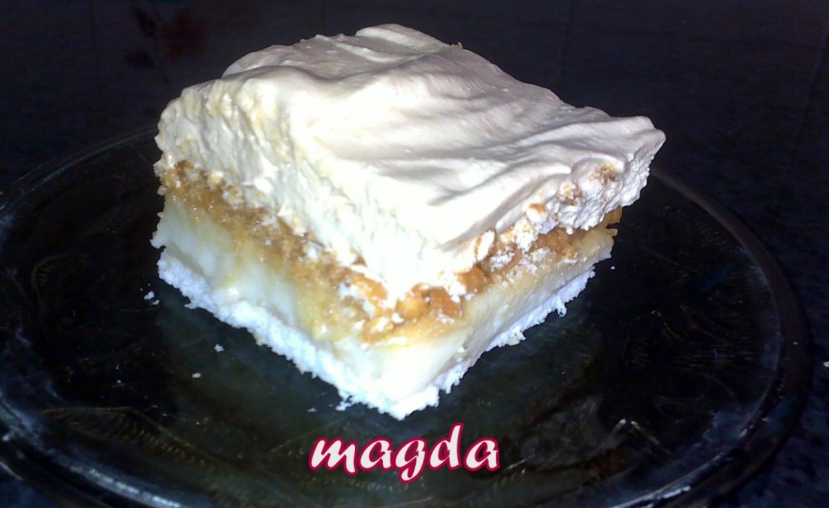 Prajitura cu biscuiti si crema  fina de lapte