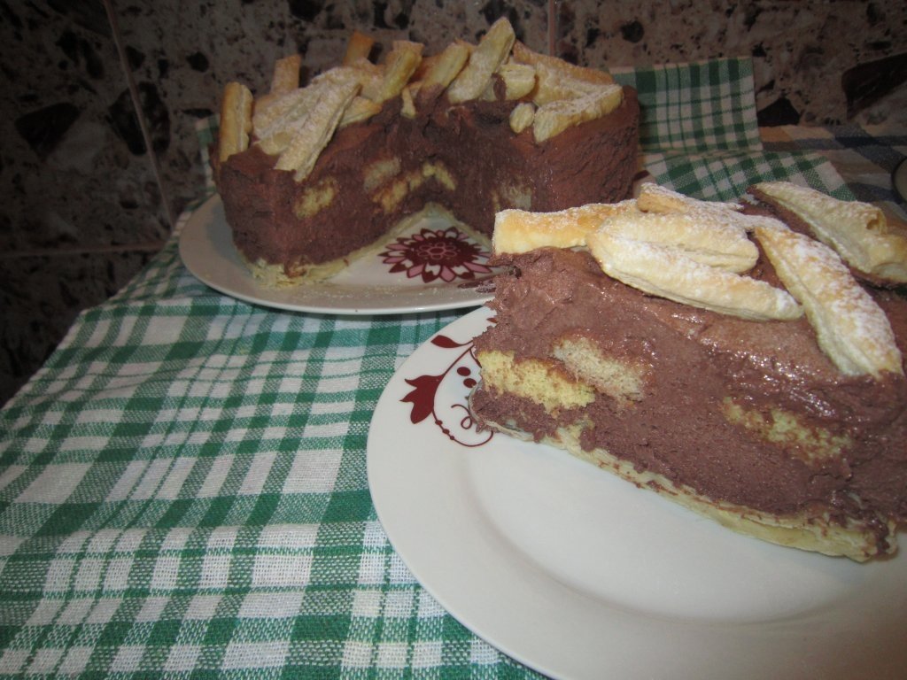 Tort cu crema de ciocolata