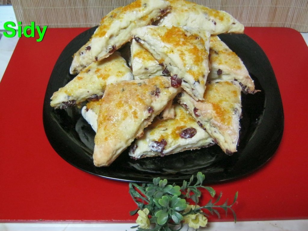 Biscuiti englezesti( shortbread)cu merisoare si portocale