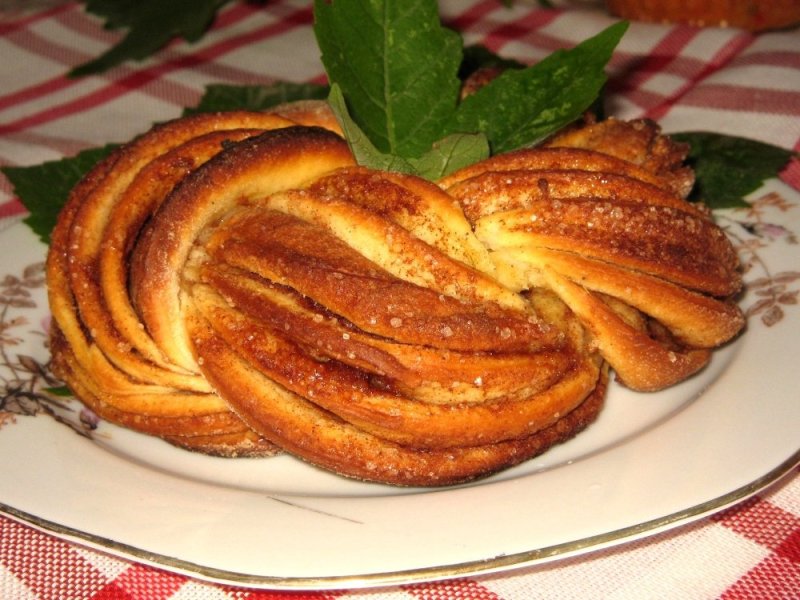 Cinnamon Twists Retete culinare Gustos.ro