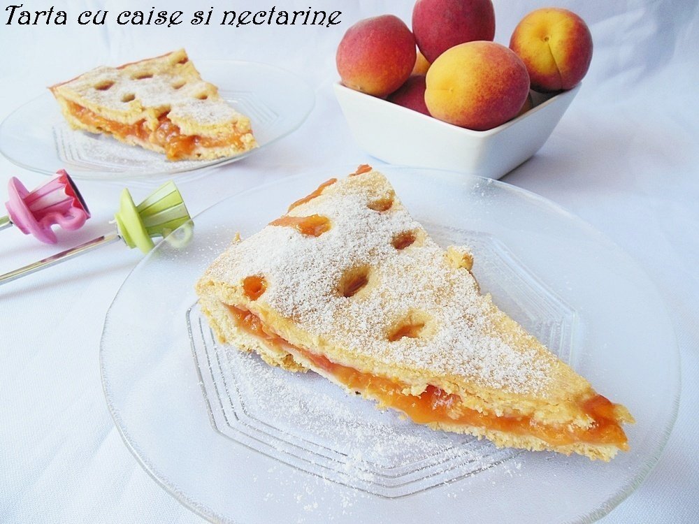 Tarta cu caise si nectarine