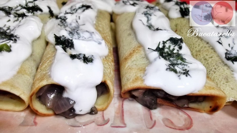 Clatite cu ciuperci si smantana