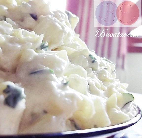 Conopida cu maioneza si usturoi