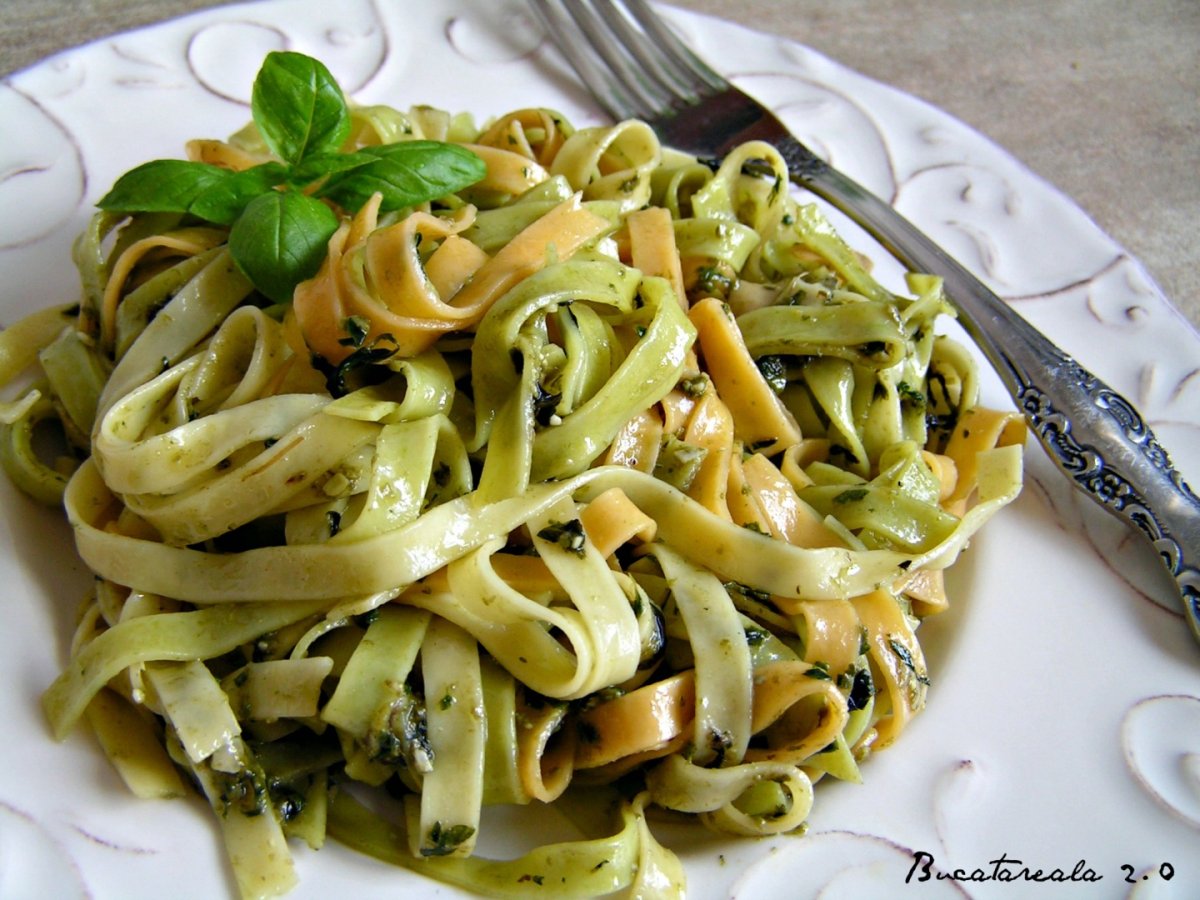 Paste cu sos pesto