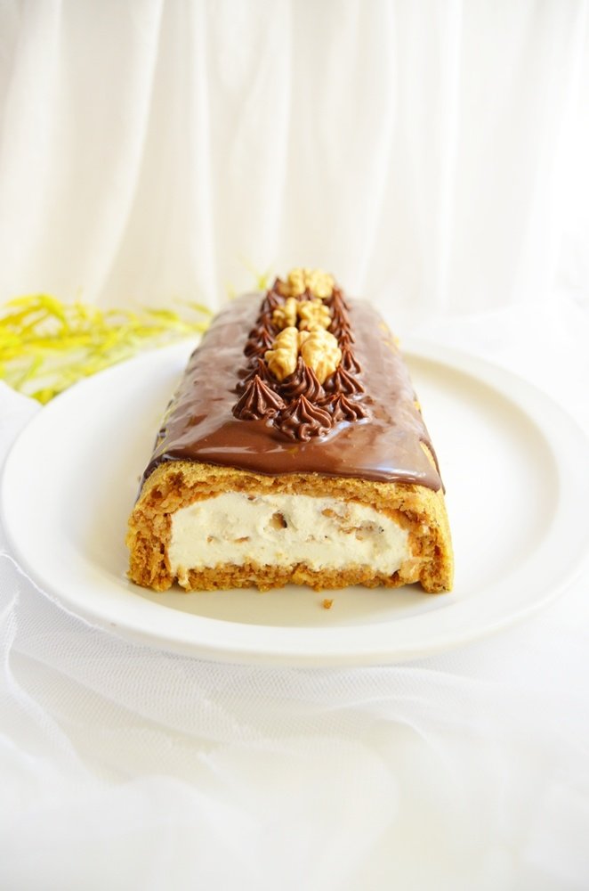 Prajitura cu nuca si smantana