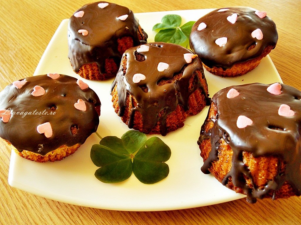 Muffins cu gem de rosii