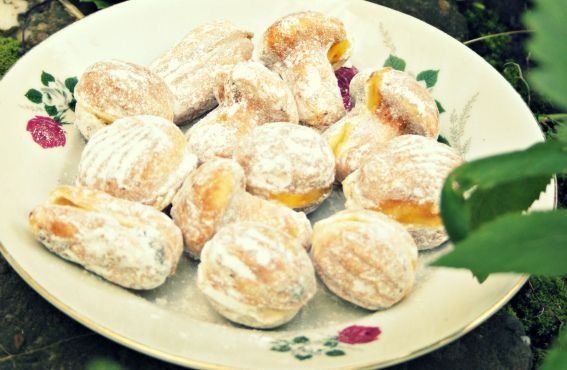 Nuci cu crema de vanilie