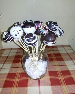 Prajitura acadea (cake pops)