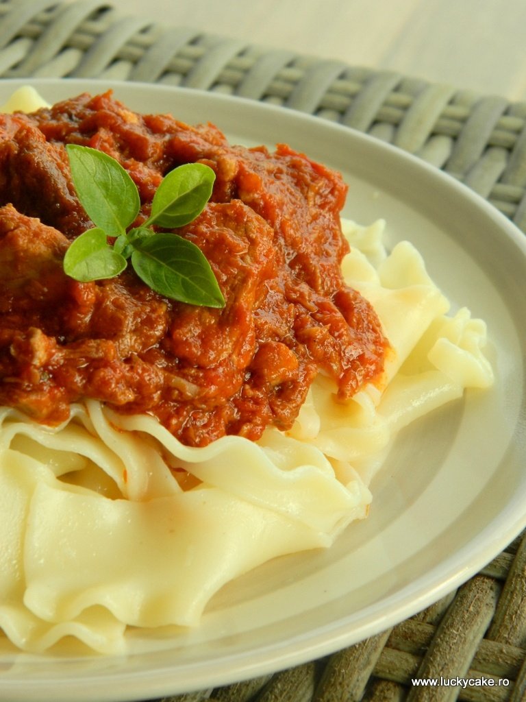 Paste cu ragu