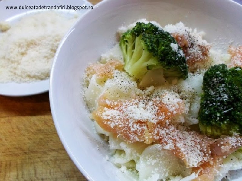 Paste cu somon si broccoli