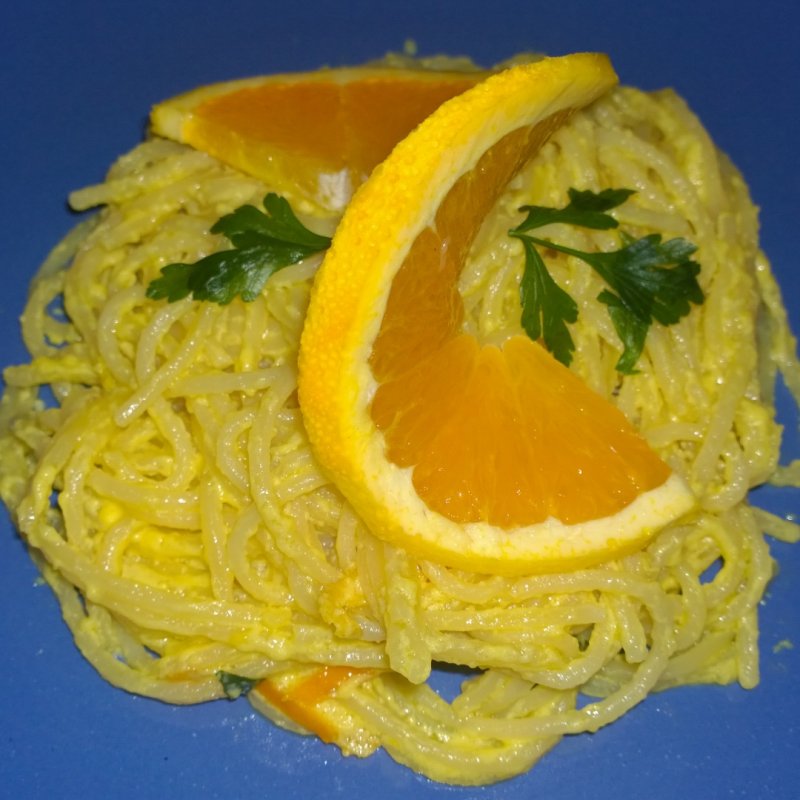Spaghete cu sos de portocale