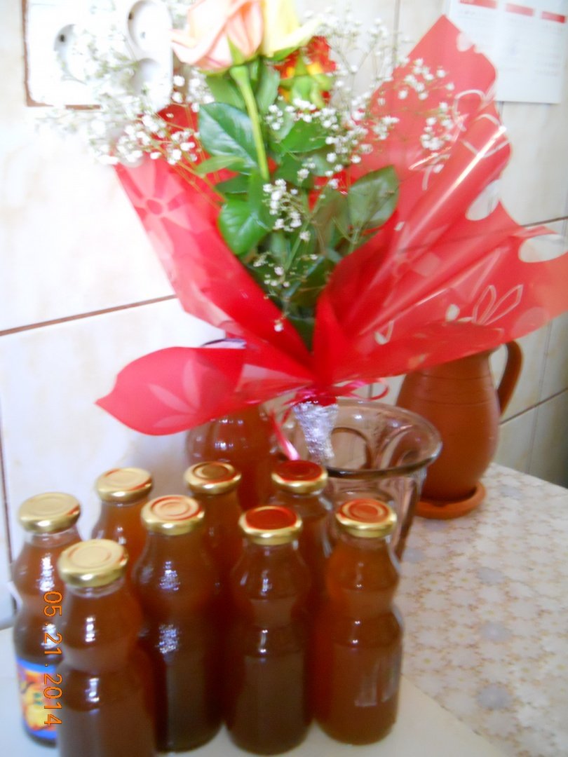 Sirop din flori de salcam