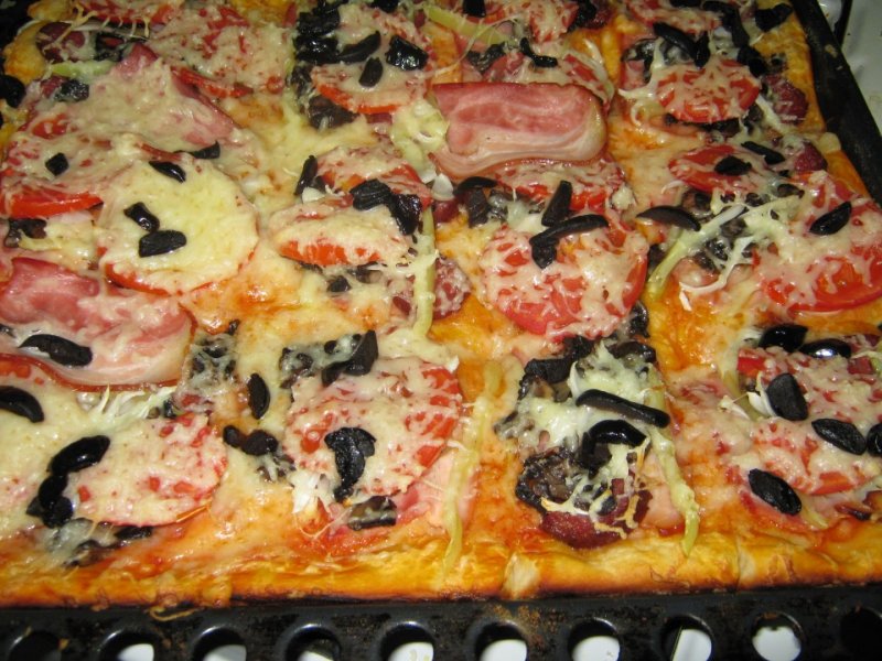 Pizza a la Vasile - cu blat pufos