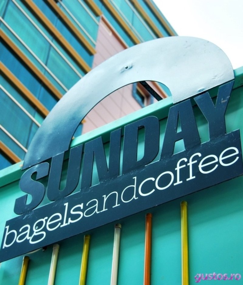 Sunday Bagels and Coffee. Clipe de weekend intr-o zi de munca