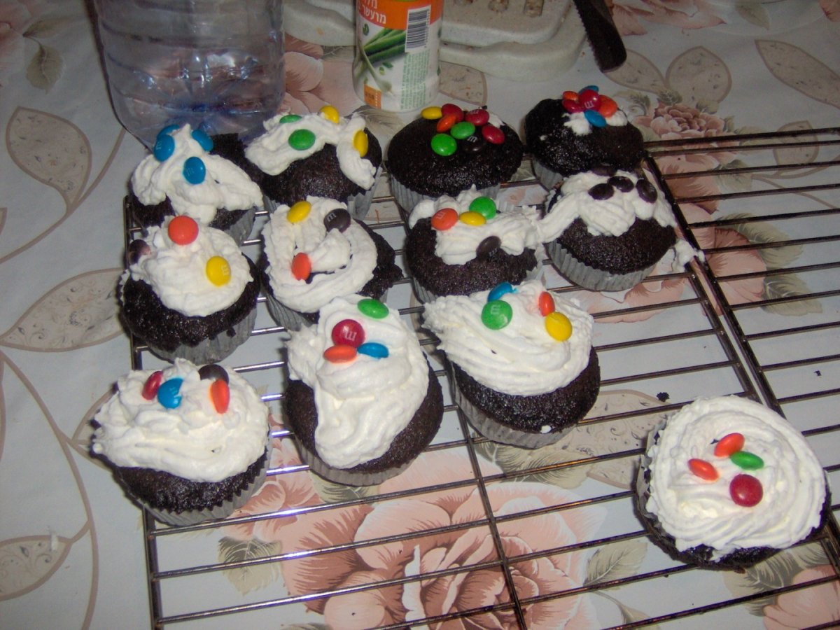 Cupcake de ciocolata si martipan