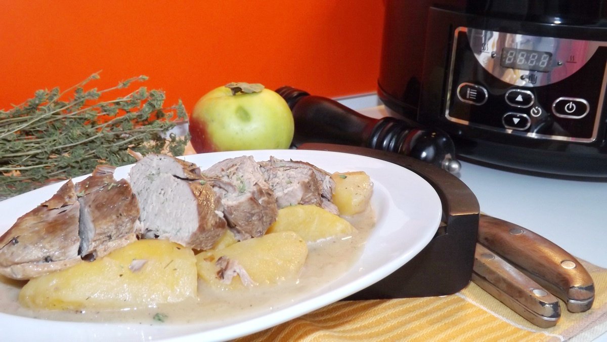 Piept de rata cu cartofi in sos de mere la Crock Pot