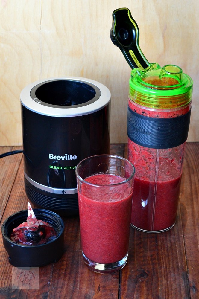 Smoothie antioxidant cu rosii, sfecla si patrunjel