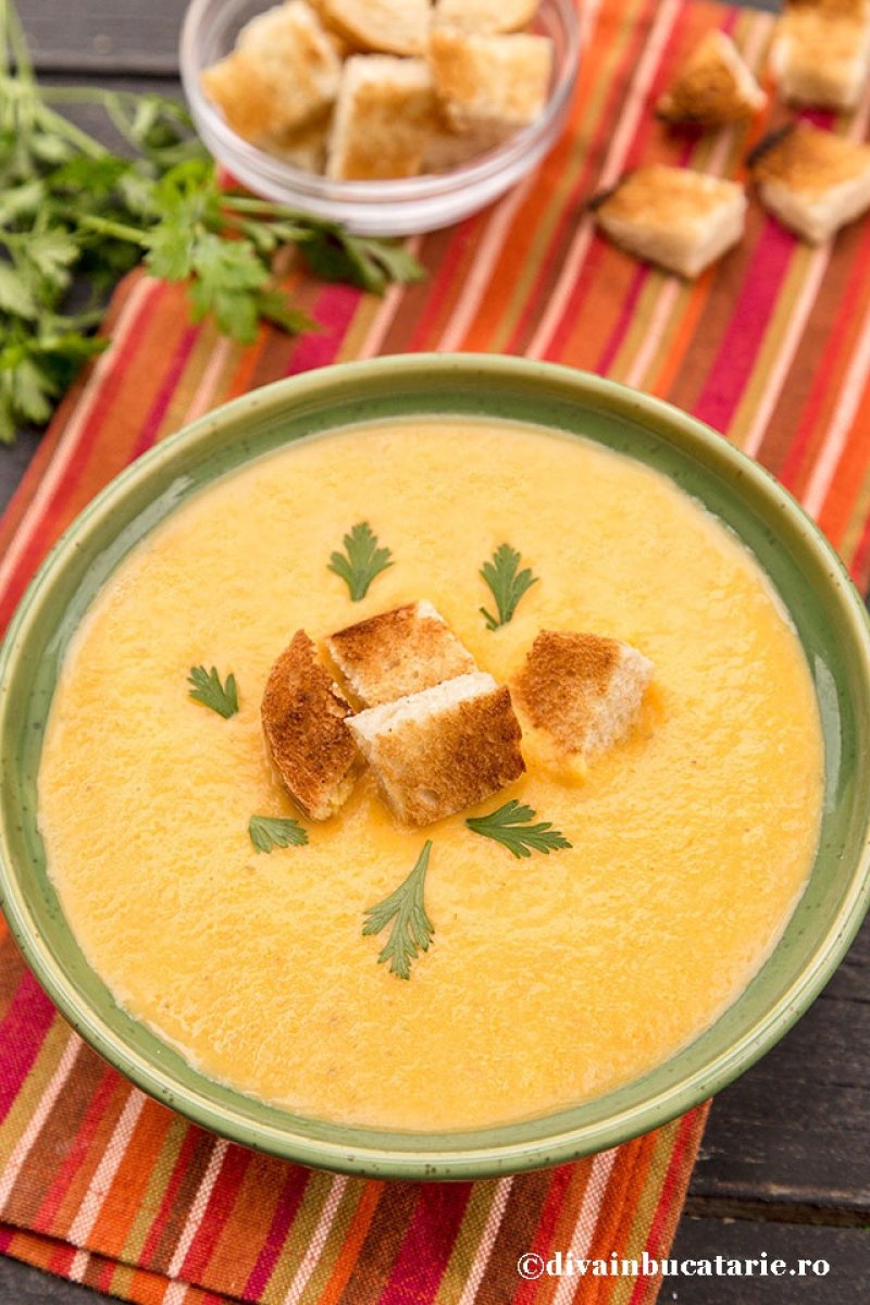 Supa crema de morcovi cu dovleci la slow cooker Crock-Pot