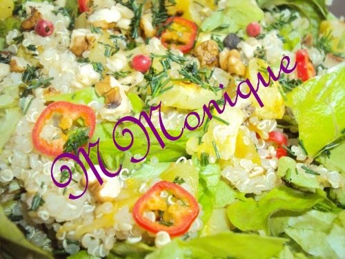Salata de quinoa cu dovleac, salata verde si nuci