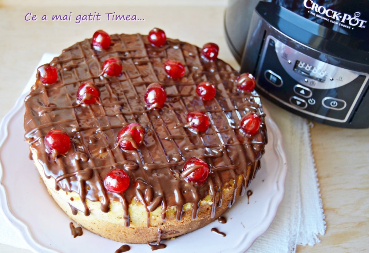 Chec cu cirese confiate la slow cooker Crock Pot