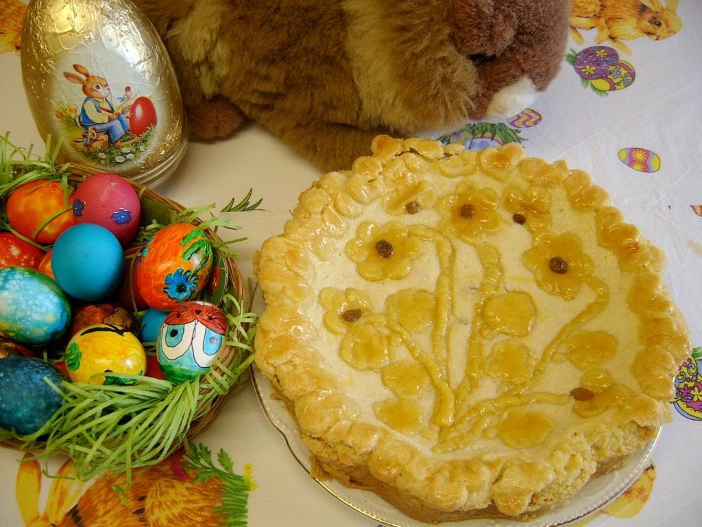 Pasca cu branza, smantana si stafide