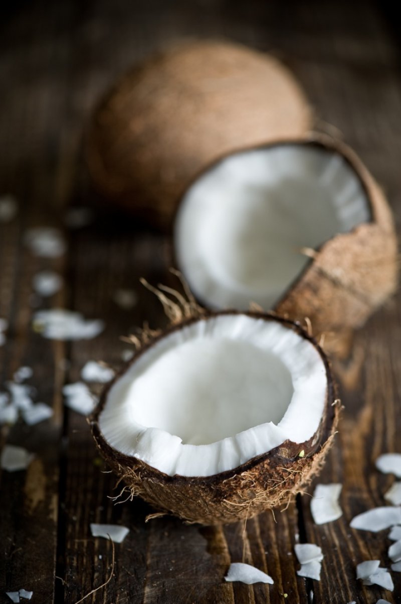 Care este diferenta dintre uleiul de cocos si untul de cocos?