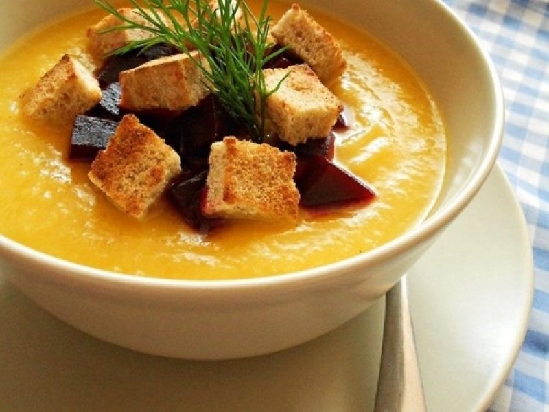 3 supe de vara care ne ajuta sa slabim