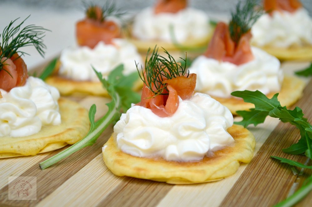 Blini cu crema de branza si somon afumat