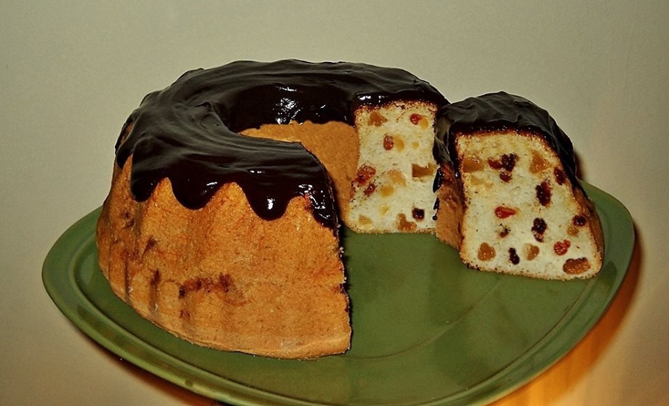 Chec din albusuri cu fructe uscate