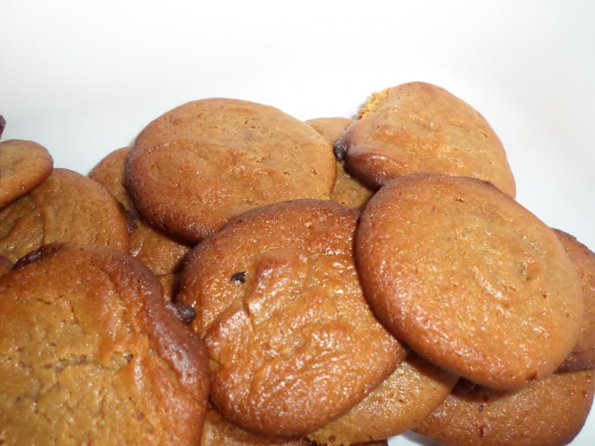 Fursecuri cu miere si unt de arahide