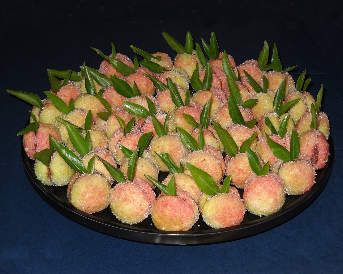 Piersicute fragede si aromate. Reteta copilariei simpla si delicioasa