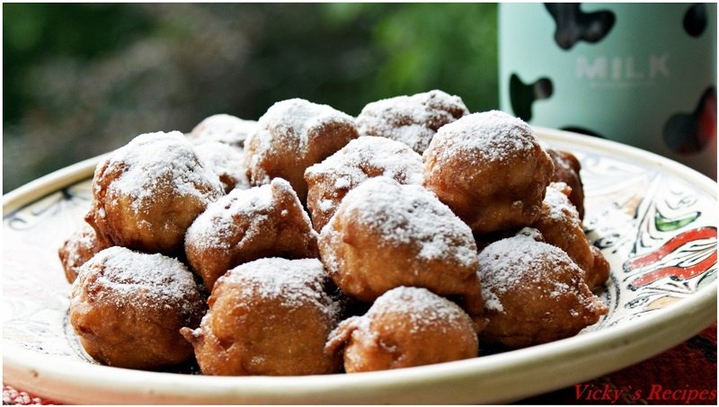 Gogosi rapide cu mere si iaurt