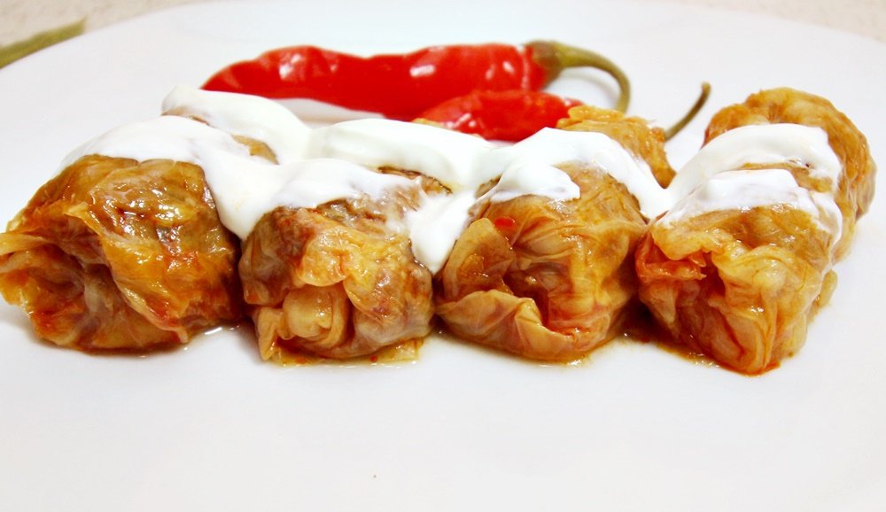 Sarmale in foi de varza cu afumatura