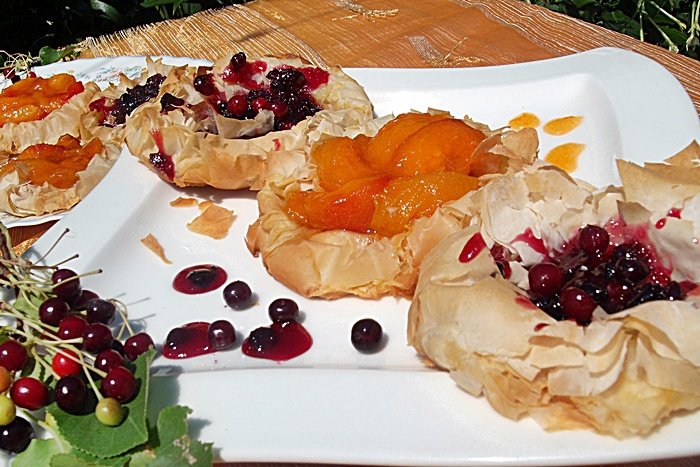 Cuiburi cu cirese amare si caise parfumate