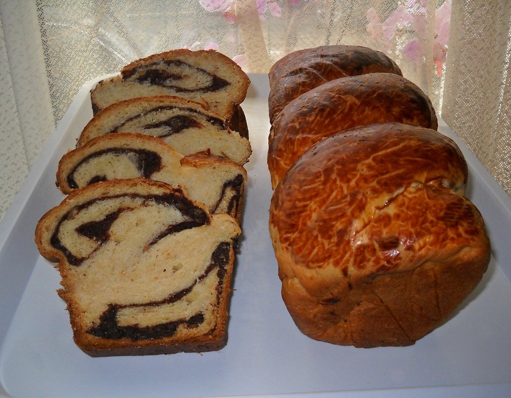 Cozonac pufos cu nuca, cacao si aluat oparit. O reteta simpla si delicioasa, cu un rezultat grozav