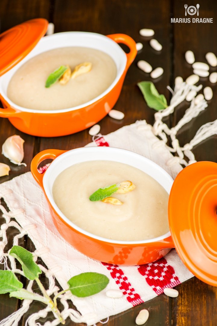 Supa crema de fasole cu usturoi copt la Slow Cooker Crock-Pot – de post