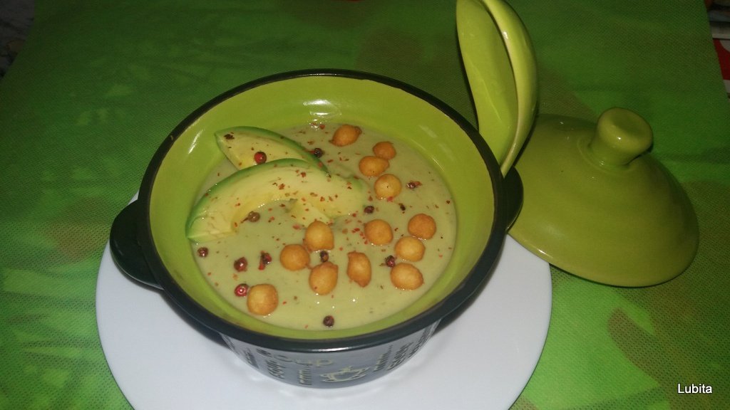 Supa rece de avocado