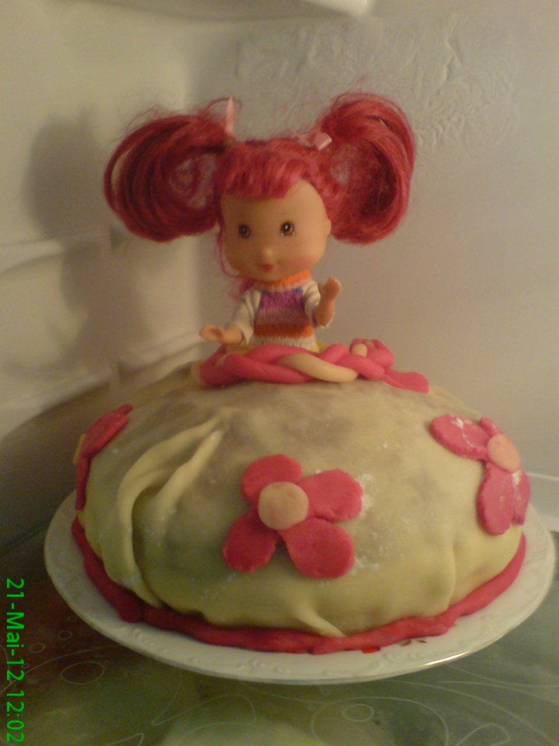 Tort Capsunica fericita