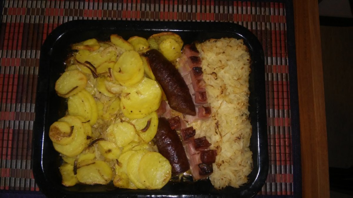 Crumpi in Pleu ( mancare banateana)