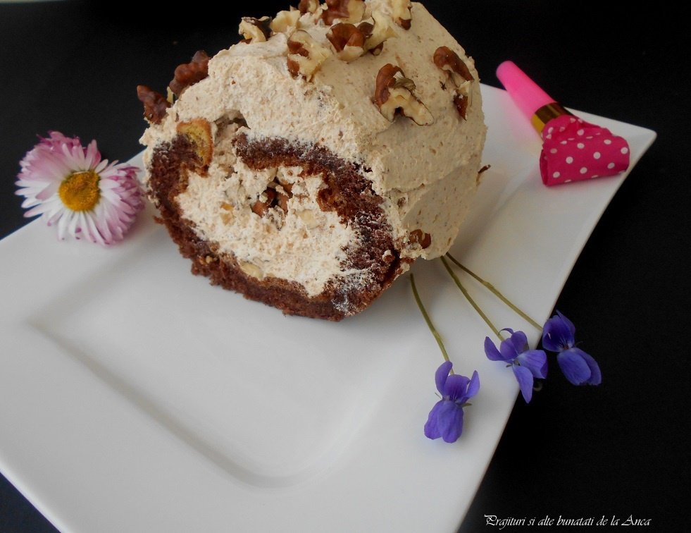 Rulada cu caramel mentolat si nuca