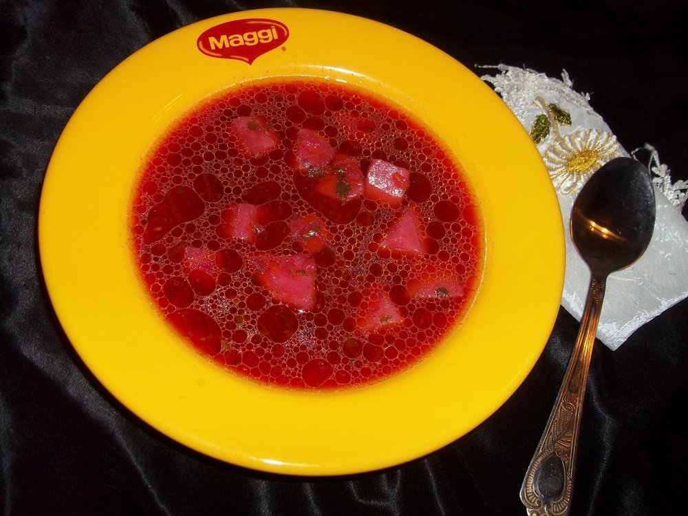 Ciorba ruseasca cu sfecla rosie