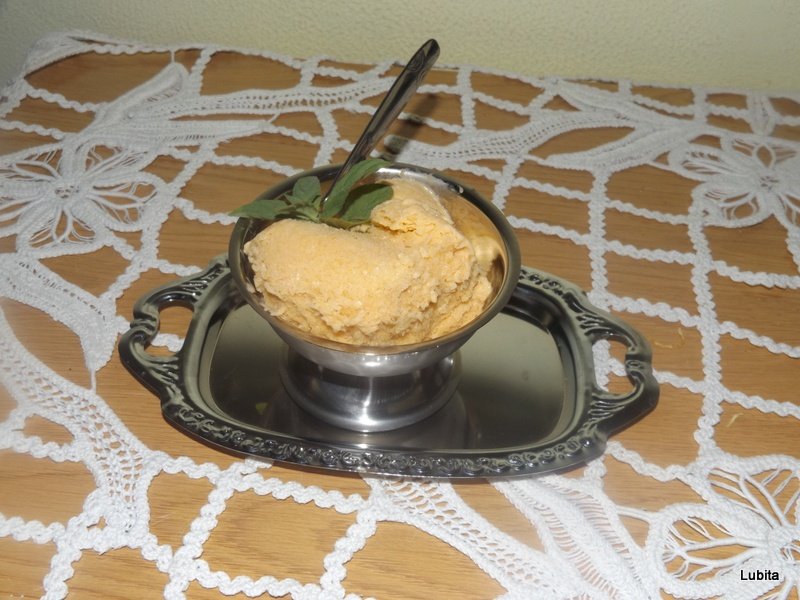 Inghetata de pepene galben