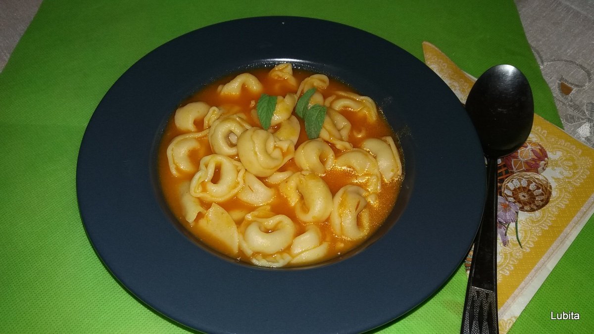 Supa de tortellini