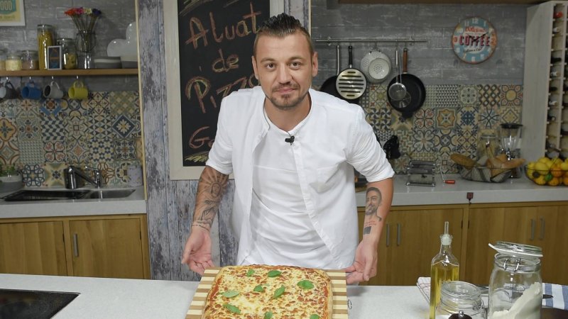Cum sa faci pizza perfecta acasa ? Te invata George Toader – vicecampion European la pizza!