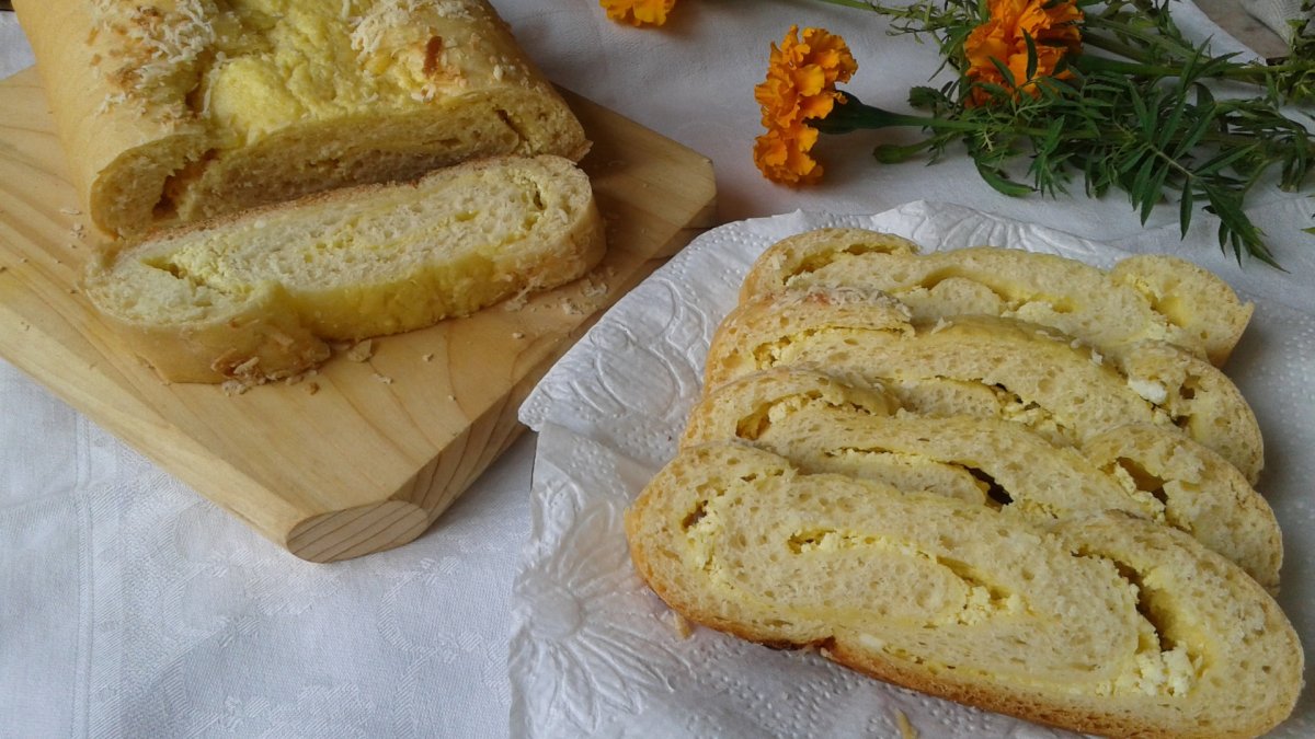 Rulada cu telemea si cascavea