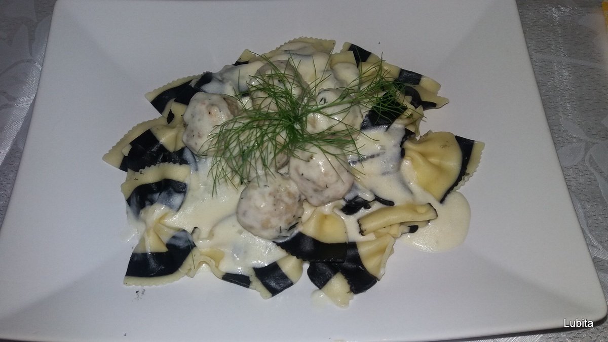 Perisoare in sos de smantana