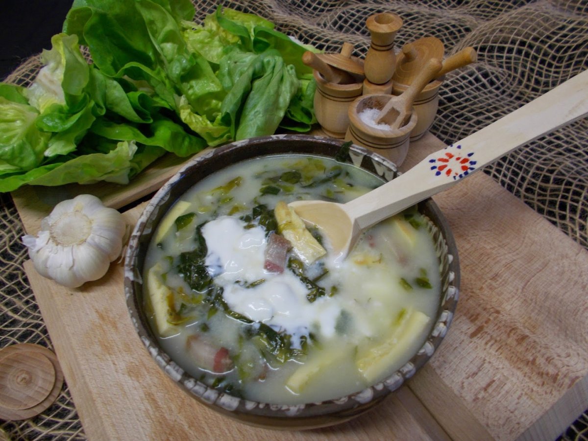 Ciorba de salata verde cu omleta