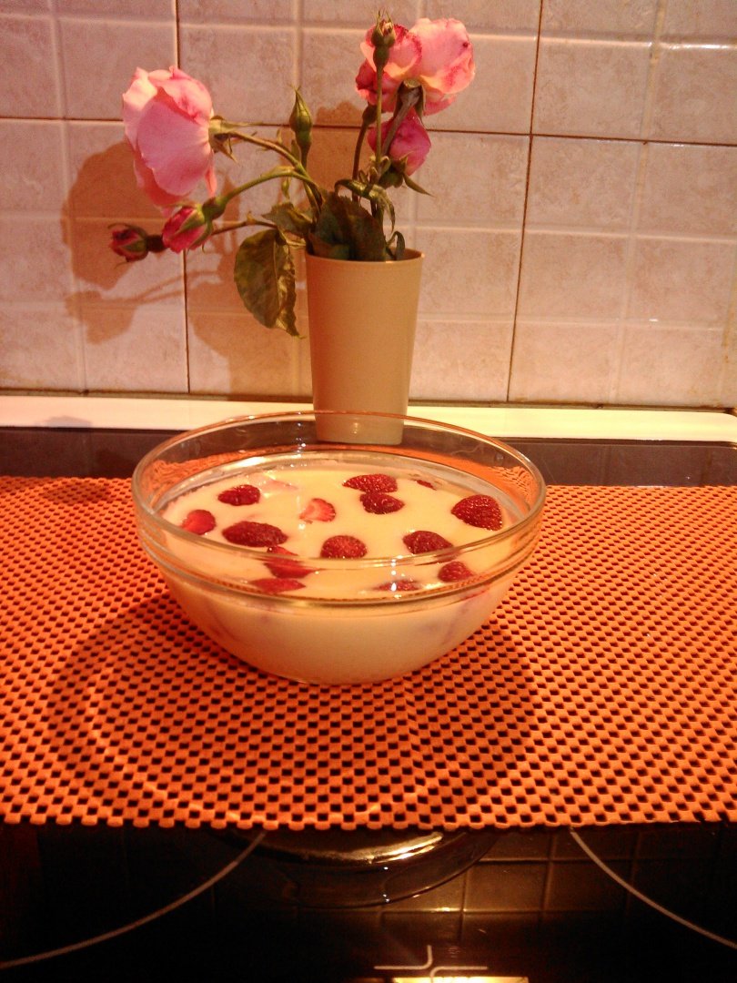 Capsuni cu crema patisera